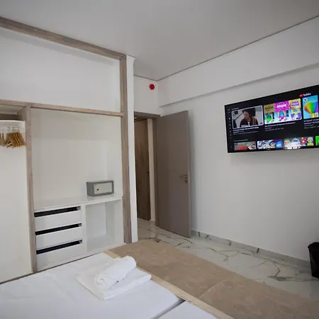 Star Hotel *