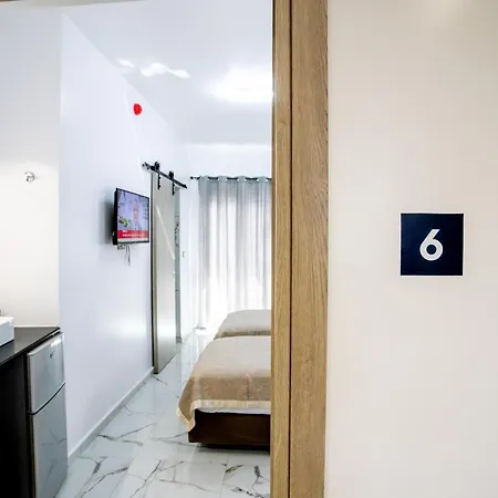 Star Hotel *
